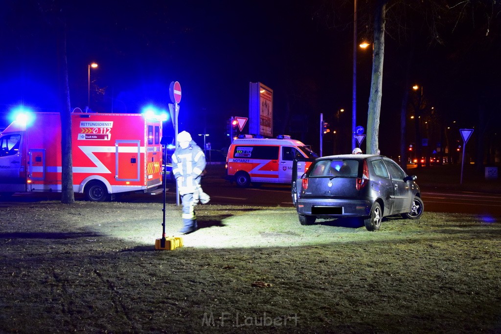 VU PKW Baum Koeln Deutz Deutz Kalkerstr P19.JPG - Miklos Laubert